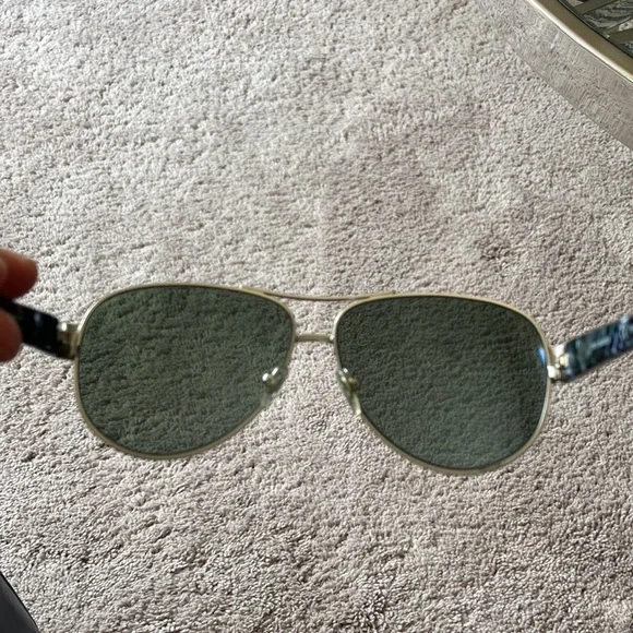 Tory Burch Sunglasses with Original Cases - Picture 3 of 5